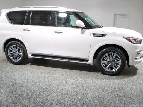 Used 2022 INFINITI QX80 Luxe w/ Cargo Package image 6