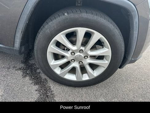 Used 2017 Jeep Grand Cherokee Limited AWD/4WD image 27