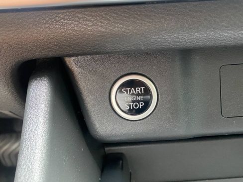 Used 2023 Nissan Rogue SV AWD/4WD image 20