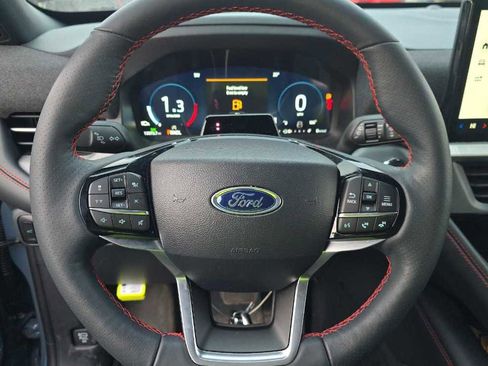 Used 2025 Ford Explorer ST-Line w/ Premium Package image 13