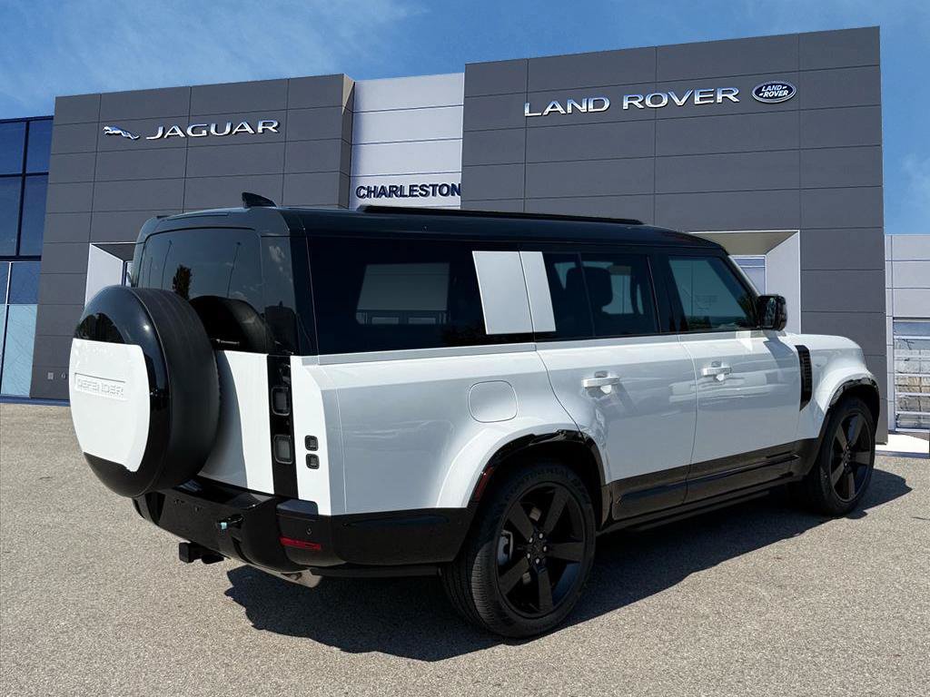 New 2026 Land Rover Defender 130 X-Dynamic SE AWD/4WD image 5