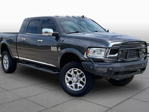 Used 2017 RAM 2500 Limited AWD/4WD image 2