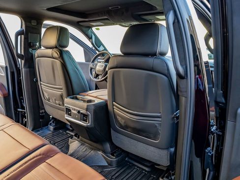 Used 2026 GMC Sierra 3500 Denali Ultimate image 32