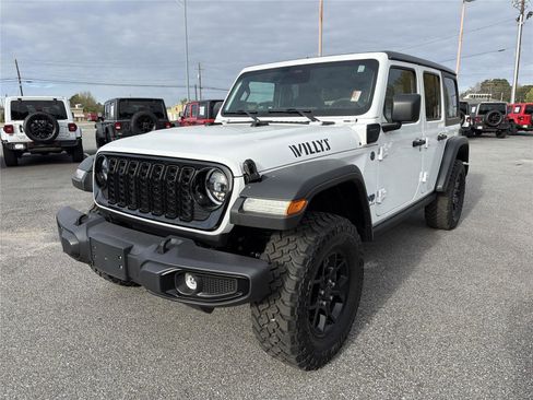 Used 2025 Jeep Wrangler Willys image 2