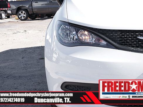 New 2025 Chrysler Voyager LX image 42