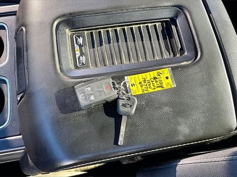 Used 2018 Chevrolet Silverado 1500 LT w/ All Star Edition image 36