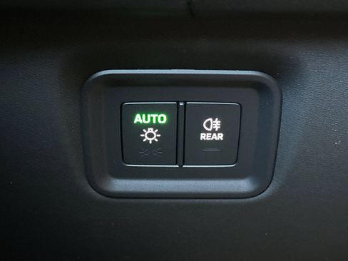 Used 2025 Porsche Cayenne GTS AWD/4WD image 42
