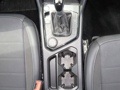 Used 2023 Volkswagen Taos SE AWD/4WD image 18