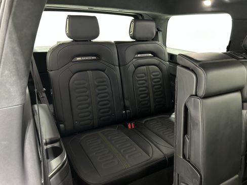 Used 2025 Rivian R1S Adventure AWD/4WD image 25