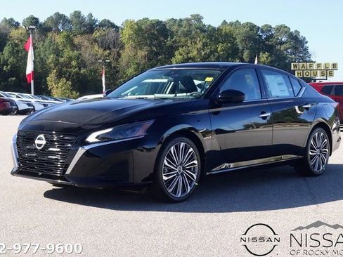 New 2025 Nissan Altima 2.5 SL image 3