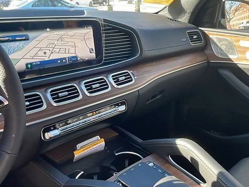 Certified 2025 Mercedes-Benz GLS 450 4MATIC image 21