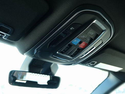 New 2025 Jeep Grand Cherokee Laredo w/ Luxury Tech Group I AWD/4WD image 18