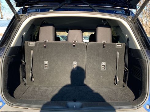 Used 2025 Nissan Pathfinder SV image 33