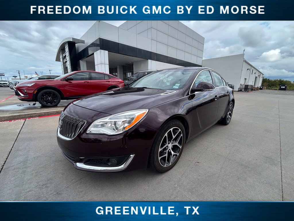 Used 2017 Buick Regal Sport Touring FWD image 1