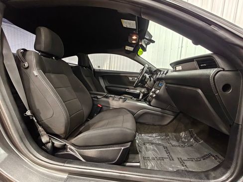 Used 2017 Ford Mustang Coupe w/ Equipment Group 051A RWD image 30