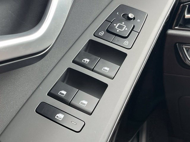 Certified 2025 Kia Niro Wind w/ Wind Preserve Package FWD image 35