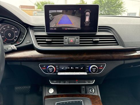 Used 2020 Audi Q5 2.0T Premium Plus w/ Premium Plus Package AWD/4WD image 18