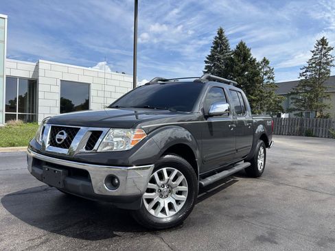 Used 2011 Nissan Frontier SL AWD/4WD image 3