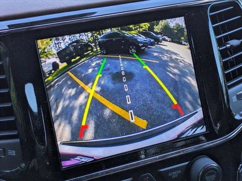 Used 2021 Jeep Grand Cherokee Overland RWD image 12