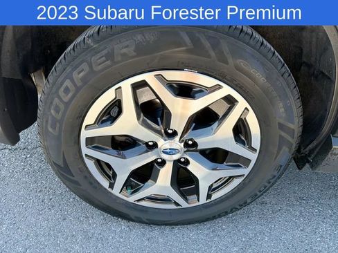 Used 2023 Subaru Forester Premium AWD/4WD image 18
