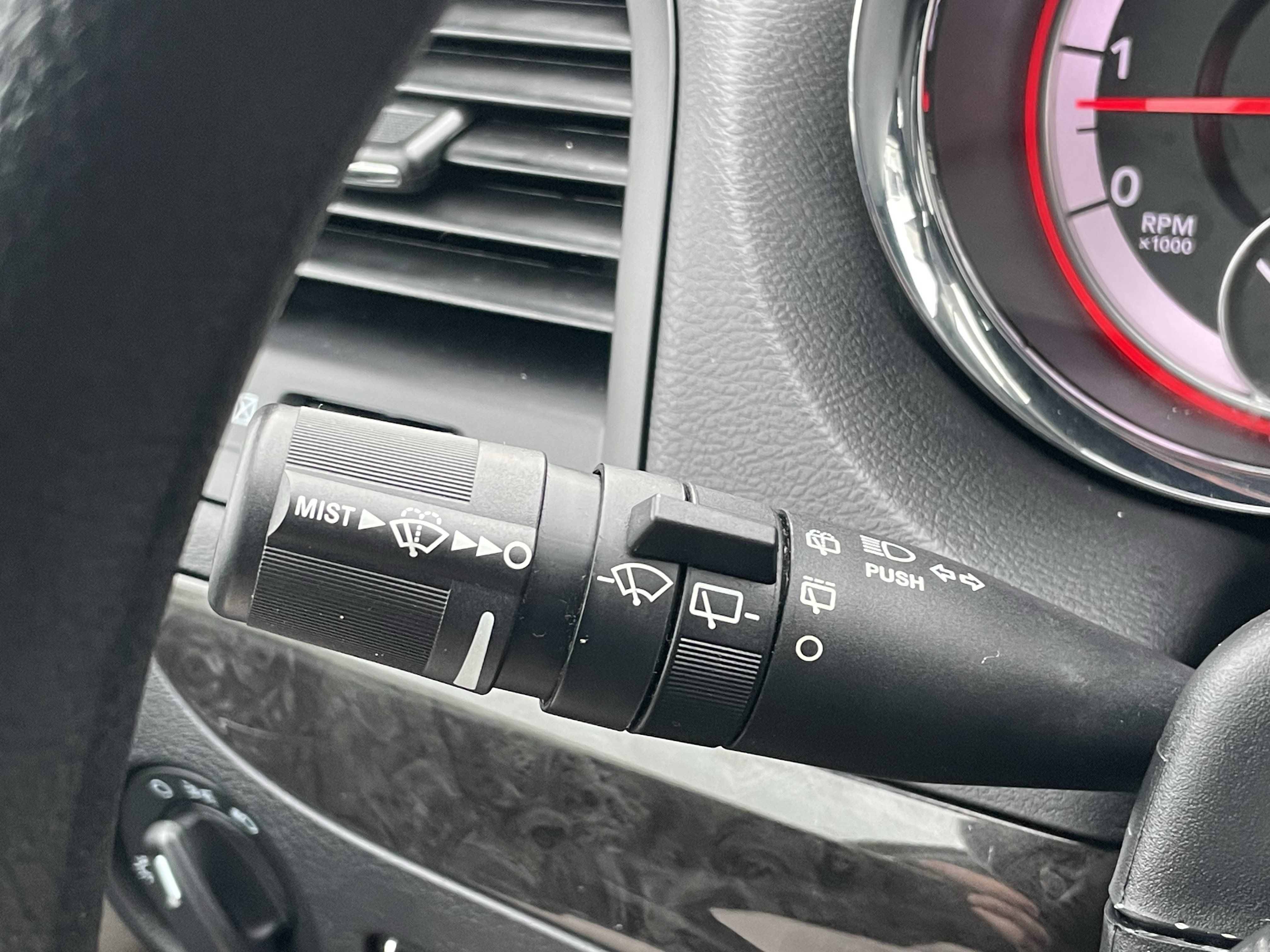 Used 2020 Dodge Grand Caravan SE FWD image 17