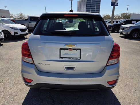 Used 2018 Chevrolet Trax LS image 12