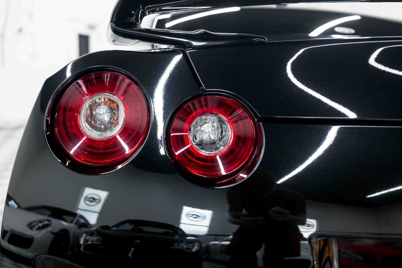 Used 2015 Nissan GT-R Premium AWD/4WD image 26