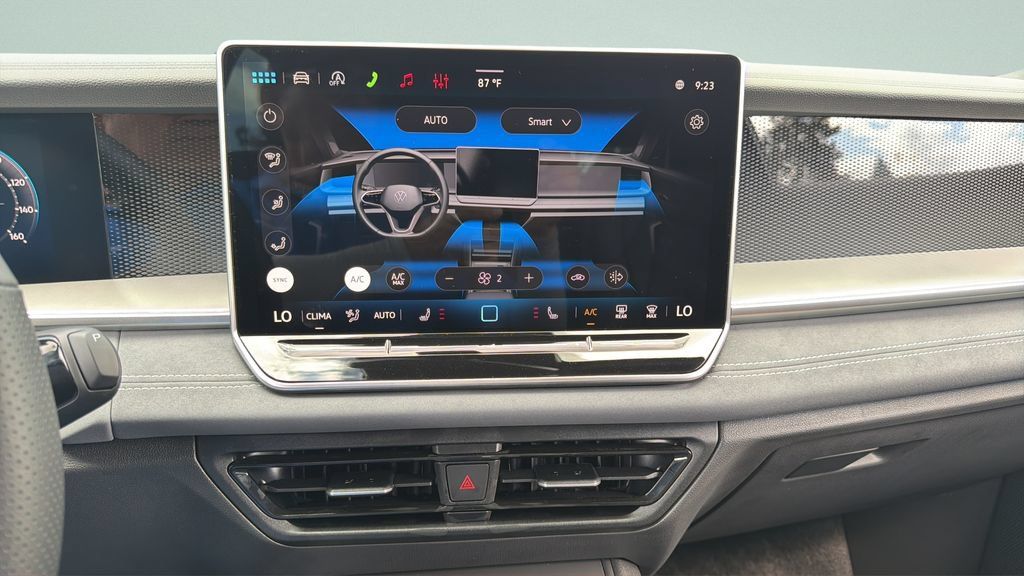 New 2026 Volkswagen Tiguan SE R-Line FWD image 20