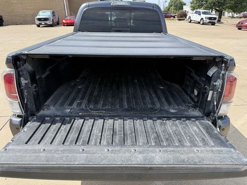 Used 2022 Toyota Tacoma TRD Off-Road w/ TRD Premium Off Road Package AWD/4WD image 30