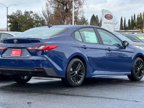 New 2026 Toyota Camry SE image 3