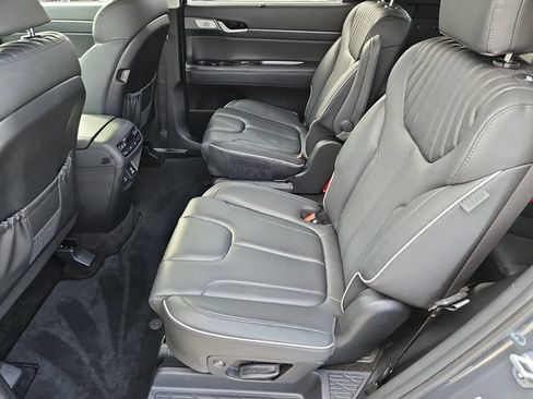 Used 2023 Hyundai Palisade Limited AWD/4WD image 16