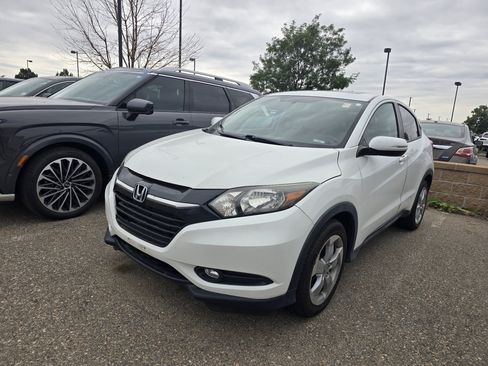 Used 2016 Honda HR-V EX image 1