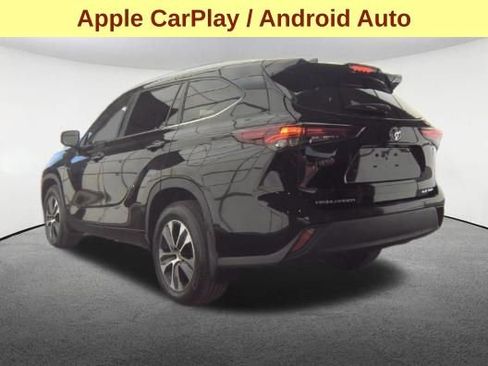 Used 2024 Toyota Highlander XLE image 8