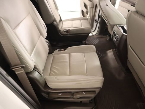 Used 2021 Chevrolet Tahoe Z71 w/ Z71 Signature Package image 15