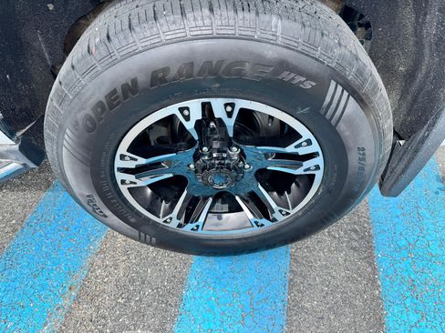 Used 2018 Chevrolet Tahoe Premier image 46