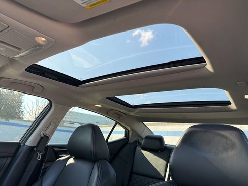 Used 2017 Nissan Maxima Platinum w/ Medallion Package image 11