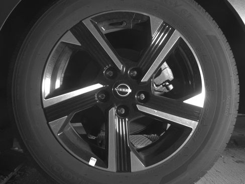 Used 2025 Nissan Sentra SV image 14