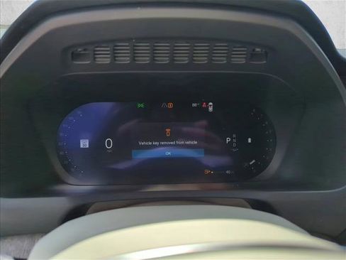 Used 2024 Volvo XC90 B5 Plus AWD/4WD image 7