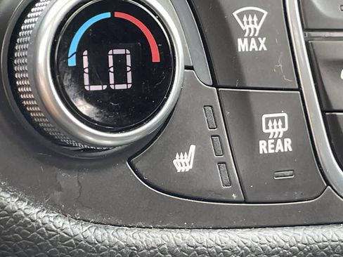 Used 2018 Chevrolet Equinox LT w/ Sun & Infotainment Package FWD image 22
