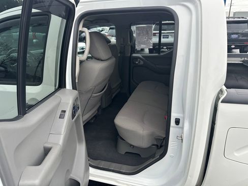 Used 2019 Nissan Frontier SV w/ Value Truck Package image 14