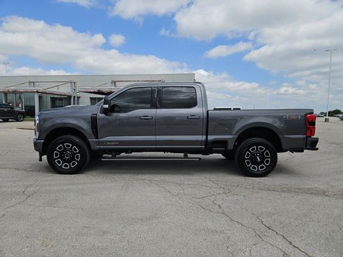 Used 2025 Ford F250 Platinum AWD/4WD image 4
