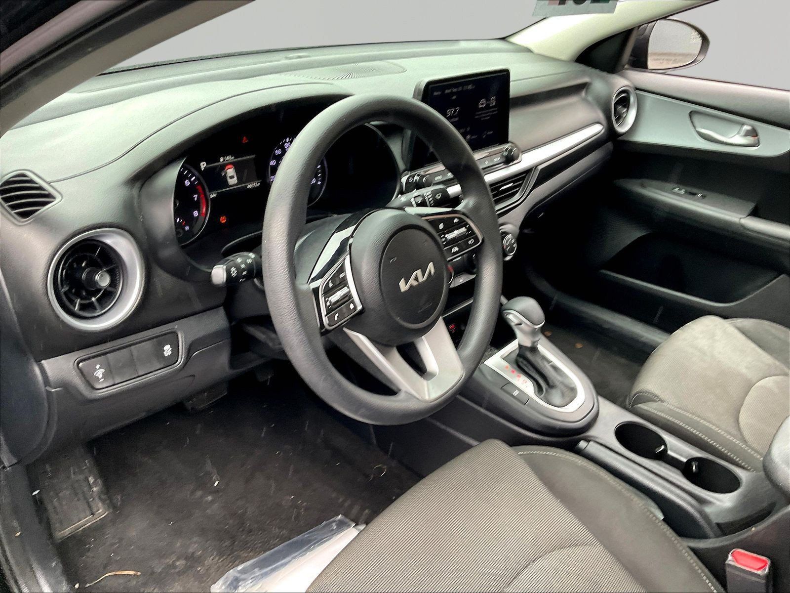 Used 2024 Kia Forte LXS FWD image 17