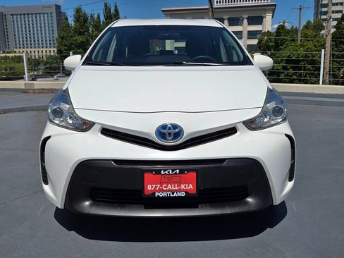 Used 2017 Toyota Prius V Two FWD image 8