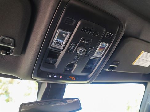 Used 2022 GMC Yukon SLT w/ SLT Premium Package image 36