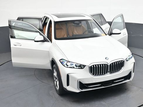 Used 2024 BMW X5 xDrive40i w/ Premium Package AWD/4WD image 82