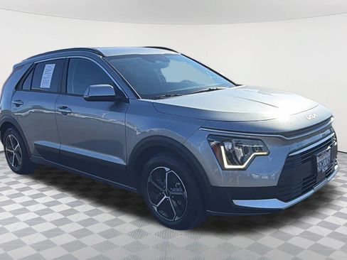 Used 2023 Kia Niro EX FWD image 3