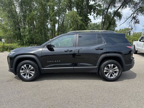 Used 2025 Chevrolet Equinox LT w/ Convenience Package II FWD image 2