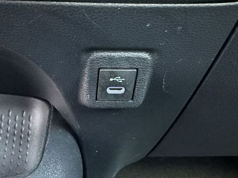 Used 2025 Toyota Corolla LE FWD image 20