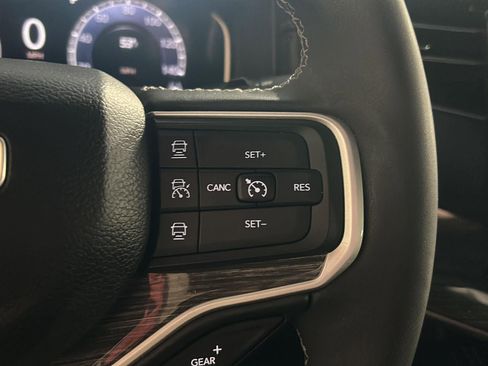 Used 2022 Jeep Wagoneer Series II image 18