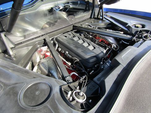 Used 2022 Chevrolet Corvette Stingray Preferred Cpe w/ Z51 Performance Package RWD image 18